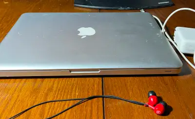 Macbook Pro 13.3'  2011, View more