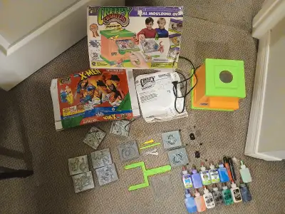 Vintage 1994 Creepy Crawlers Workshop working! Bug Maker Oven with several molds (including X-men -...
