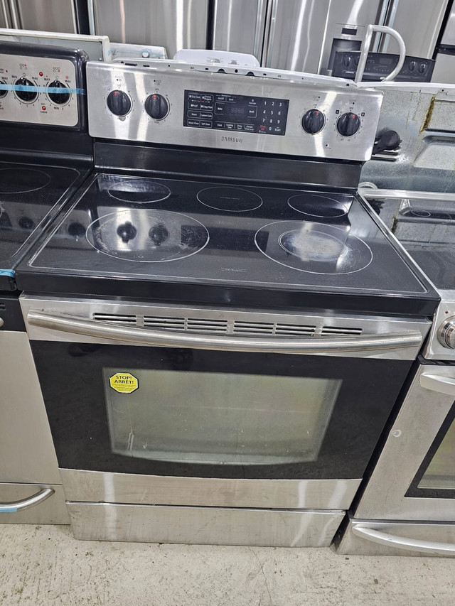 Samsung 30" Stainless Steel Electric Ceramic Top Stove Oven Rang in Stoves, Ovens & Ranges in Hamilton