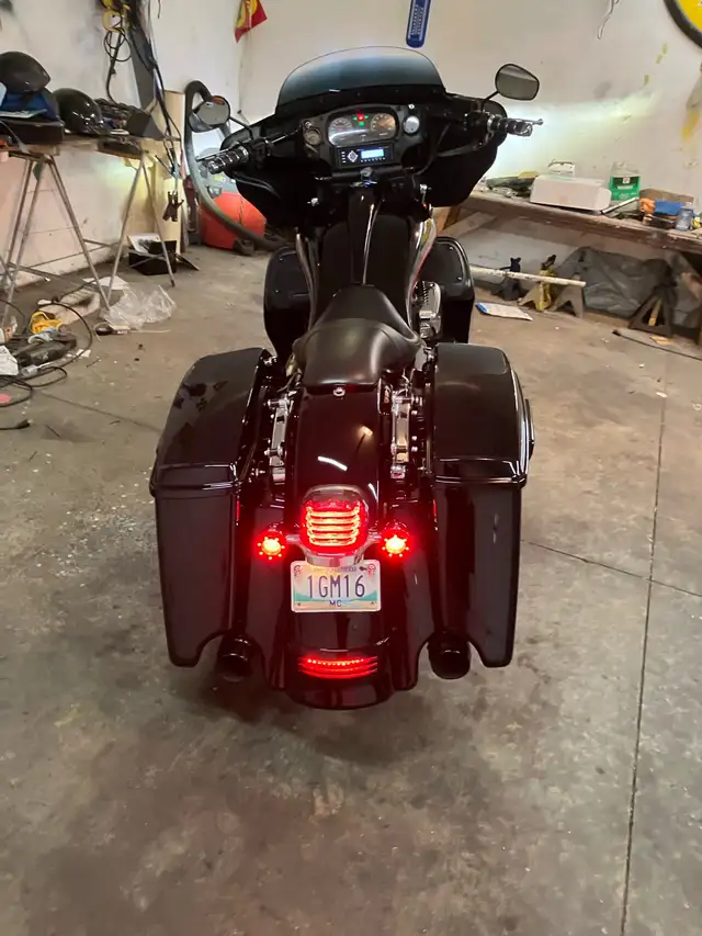 PRICE DROP.     Custom HarleyRod bagger all new parts in Touring in Winnipeg - Image 11