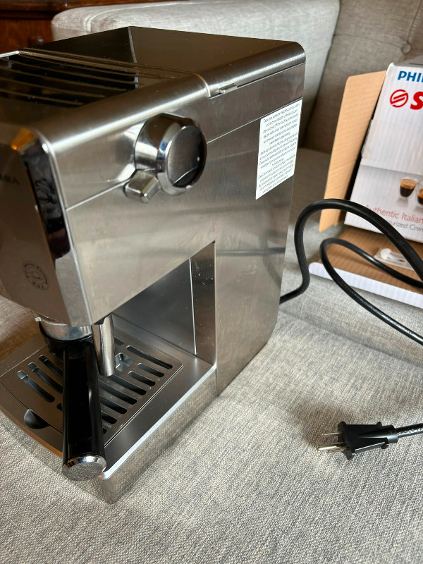 Philips Saeco Poemia manual espresso machine $220 in Coffee Makers in London - Image 2