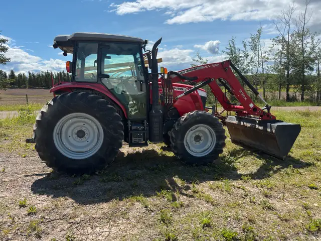 Tractor 2015 Massey Ferguson, 4610 M in Farming Equipment in Vanderhoof - Image 5