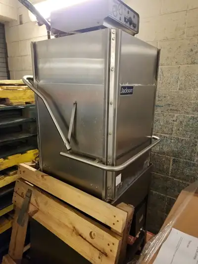 I'm selling a Jackson Tempstar HH-E high-temperature commercial dishwasher, designed for robust clea...