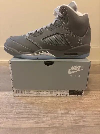 Jordan 5 Wolf Grey size 7y, View more