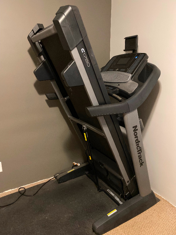 NordicTrack Treadmill in Exercise Equipment in Leamington - Image 2