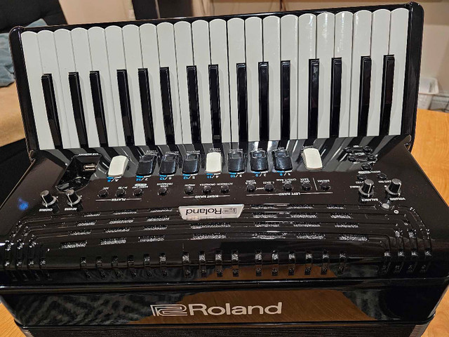 Roland FR4X  dans Pianos et claviers  à Ville de Montréal