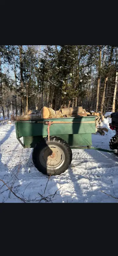 À vendre remorque forestière vtt environ4x5 pied prix 650.00