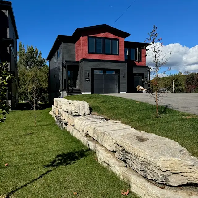 Executive 3 Bedroom House plus Den with Georgian Bay Views