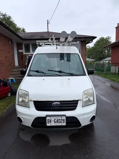 ATTENTION CONTRACTORS!!CARGO!!CARGO!! CHECK OUT THIS TRANSIT CONNECT WITH ONLY 212,000 KMS!!GAS SIPP...