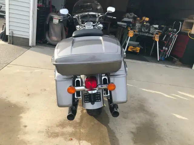 2016 Harley-Davidson Road King – Mint Condition in Touring in Edmonton - Image 8