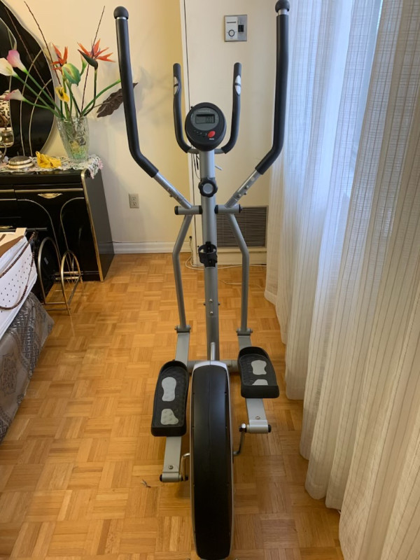 CardioStyle ET150 Elliptical - Get Fit at Home! in Exercise Equipment in City of Toronto - Image 2