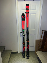 Skis Rossignol neufs 165cm et 193cm