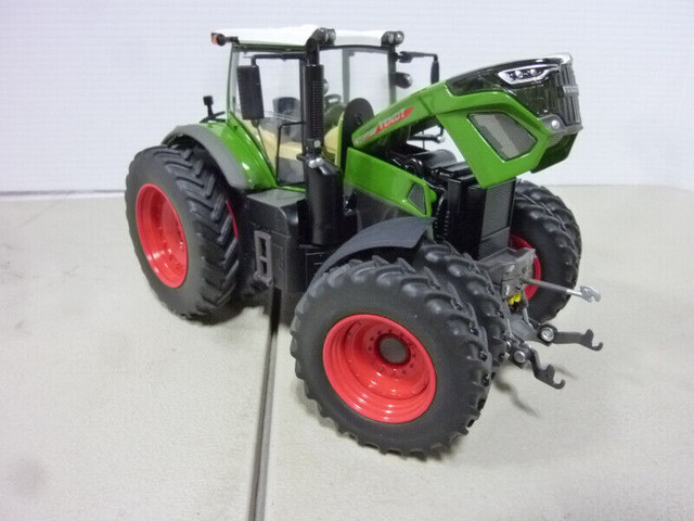 *JUST IN* 1/32 FENDT 942 Farm Toy Tractor in Toys & Games in Regina - Image 3