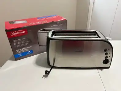 4 Slice Toaster - Grille-pain 4 tranches, View more