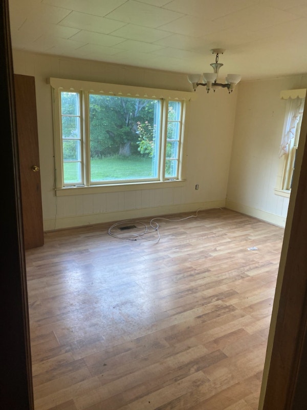 Updated 3 Bedroom Unit in The Valley with large yard Long Term