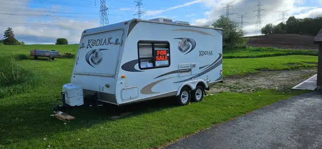 2010 Dutchmen Kodiak TT hybrid camper trailer for sale in Travel Trailers & Campers in Owen Sound - Image 3