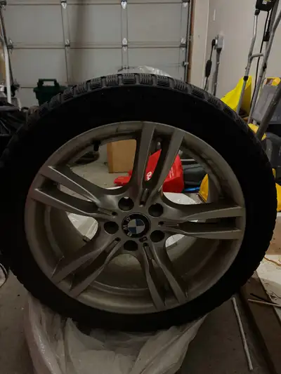 BMW Wheel with Observe G3 Ice Tire - 225/45R18