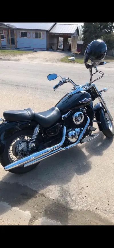 Selling my 2005 Vulcan 1500. Really good bike with no issues, turn key and go, selling because I hav...