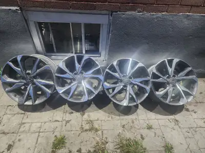 Selling a complete set of 4 genuine Honda Civic Touring 18-inch alloy wheels List for $700. ⁃ From a...