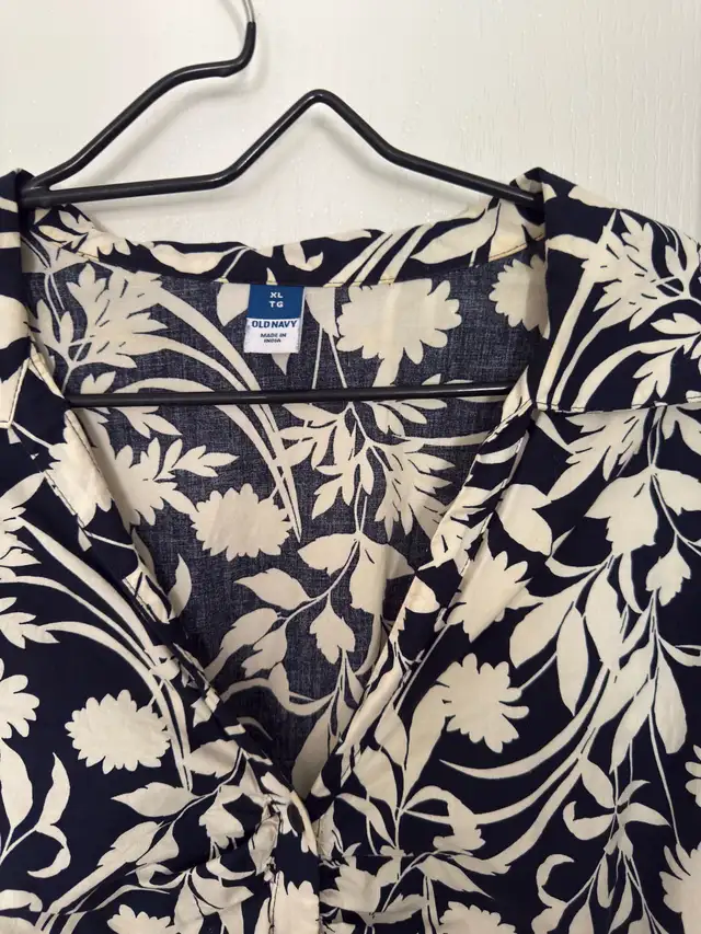 Old Navy Floral Midi Dress – Size XL in Women's - Dresses & Skirts in Kitchener / Waterloo - Image 6