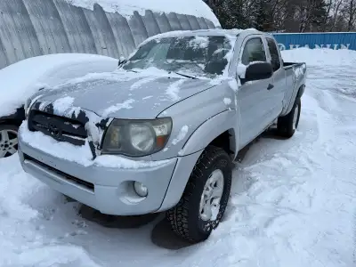 2009 Toyota Tacoma sr5 V6 4x4 Automatic Air Tilt Cruise Power windows Power door locks Am/fm cd Carf...