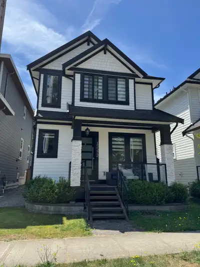 Beautiful 4 bedroom 5 bath house South Surrey