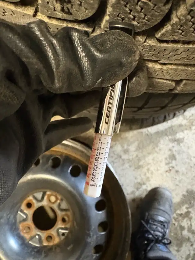 235/65/17 3 Winter tires with steel rims and 1 Rim without tire in Tires & Rims in Ottawa - Image 10