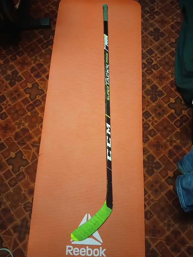 CCM hockey stick LH in Hockey in Winnipeg - Image 2