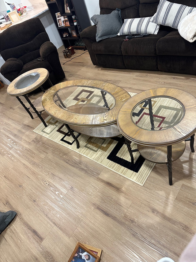 Coffee Table / End Table Set in Coffee Tables in Regina