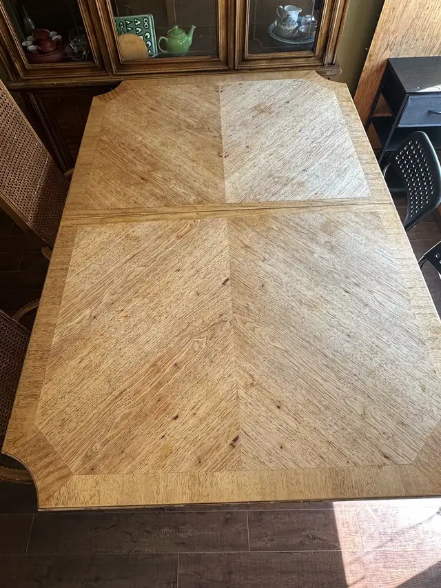Vintage Dining Table with Matching Cabinet in Dining Tables & Sets in Winnipeg - Image 3