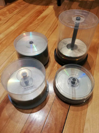 Disques DVD et CD -R vierges.