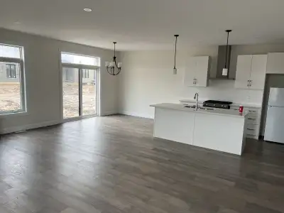 4Bed Detached Home For Rent In London