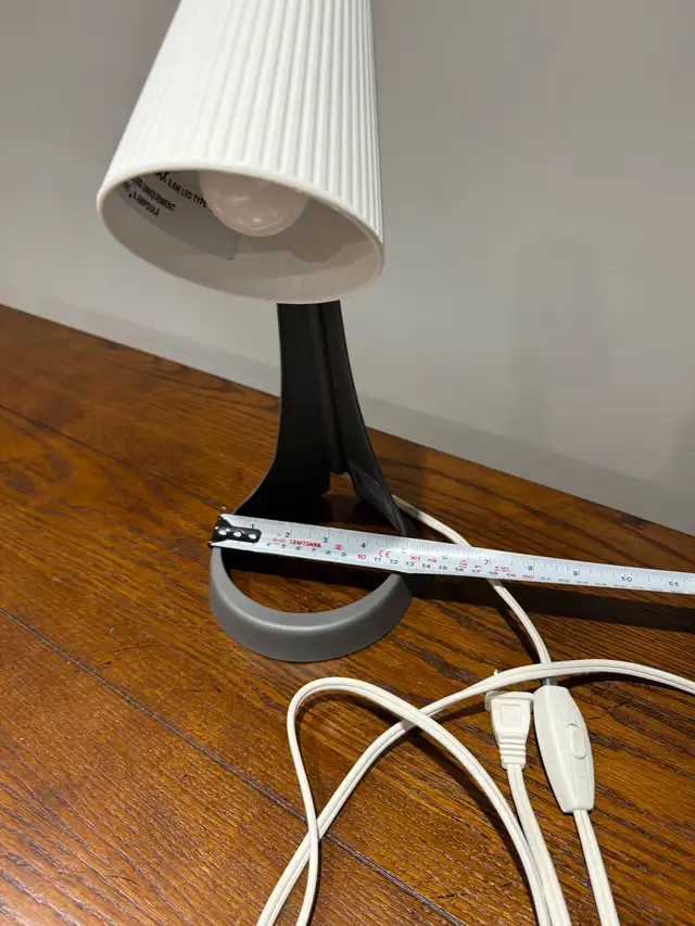 IKEA SVALLLET Desk Lamp in Indoor Lighting & Fans in City of Toronto - Image 6