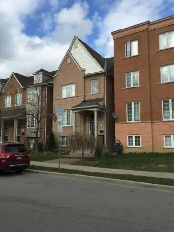 BRIGHT AND SPACIOUS ROOM FOR FEMALE - YORK UNIVERSITY