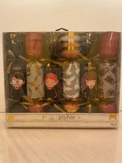 Harry Potter 6 Surprise Crackers with No Show Socks Women, View more