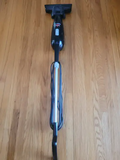 Vacuum -lightweight, good for hardwood or rugs!, View more