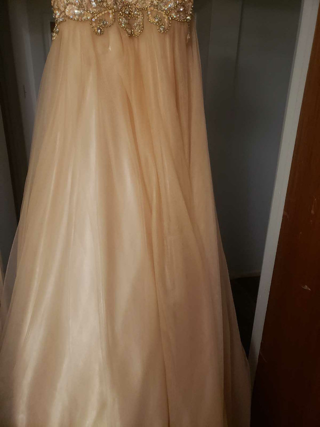 Prom dress in Women's - Dresses & Skirts in Fredericton - Image 4