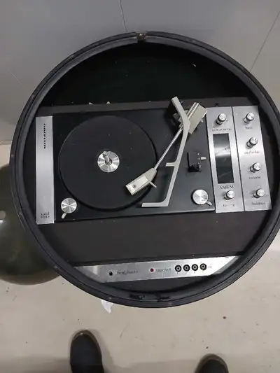Retro Turntable, View more