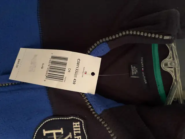 BNWT Tommy Hilfiger Boys spring/fall jacket Size large (12-14) in Kids & Youth in Oshawa / Durham Region - Image 3