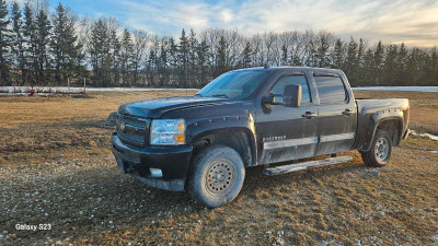 2010 Chev  part's truck