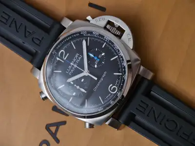 Reference PAM1109 Case size 44MM Retail $14,100+tax In excellent pre-owned condition, showing only m...