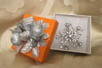 New Snowflake Brooch in Decorative Gift Box
