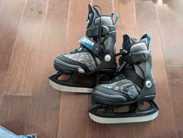 Kids adjustable skate shoes J8 - J12 in Skates & Blades in Calgary