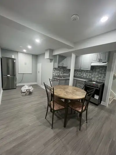 Newly Finished 1 Bedroom Basement Apartment for Rent – Streetsville, Mississauga Available December...