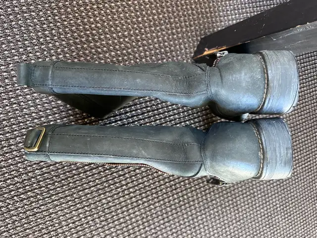 Leather biker boots size 7 women 5 men in Women's - Shoes in Burnaby/New Westminster - Image 7