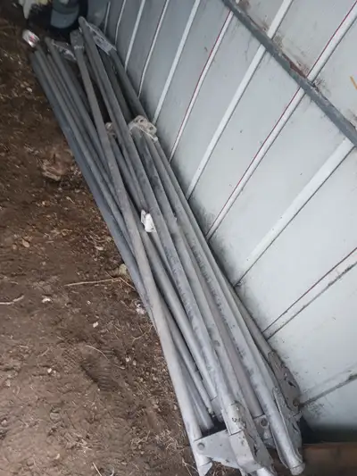 17ft long by 17ft wide 10ft high to peak Inter locks together 3 main sections and six polls Simple a...