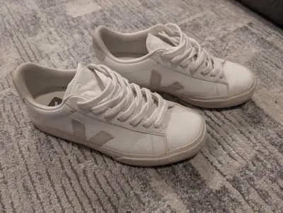 Veja shoes size 8 (39), View more