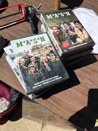 These pre-owned M*A*S*H Collector's Edition DVDs feature a selection of seasons from the classic tel...