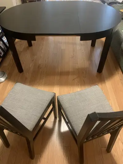 Excellent Table Comes With Two Matching Chairs Can Be Used Without Leaf , Or Leaf In Leaf Folds Down...