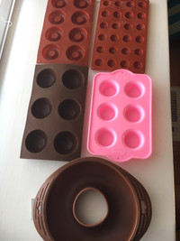Sale! Assorted silicone bakeware